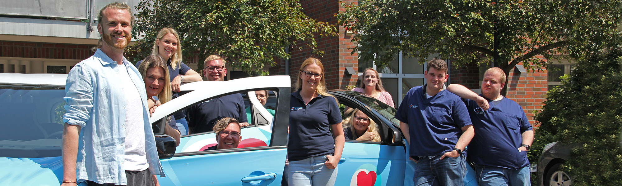 Gruppenfoto von Sven Mensen und Pflegedienst Lilienthal MitarbeiterInnen