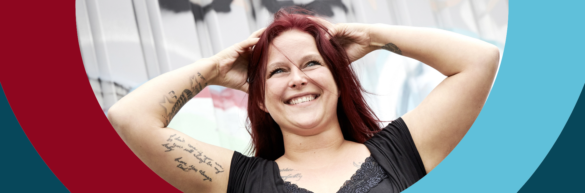 Lächelnde Mitarbeiterin bei Menschenlieb